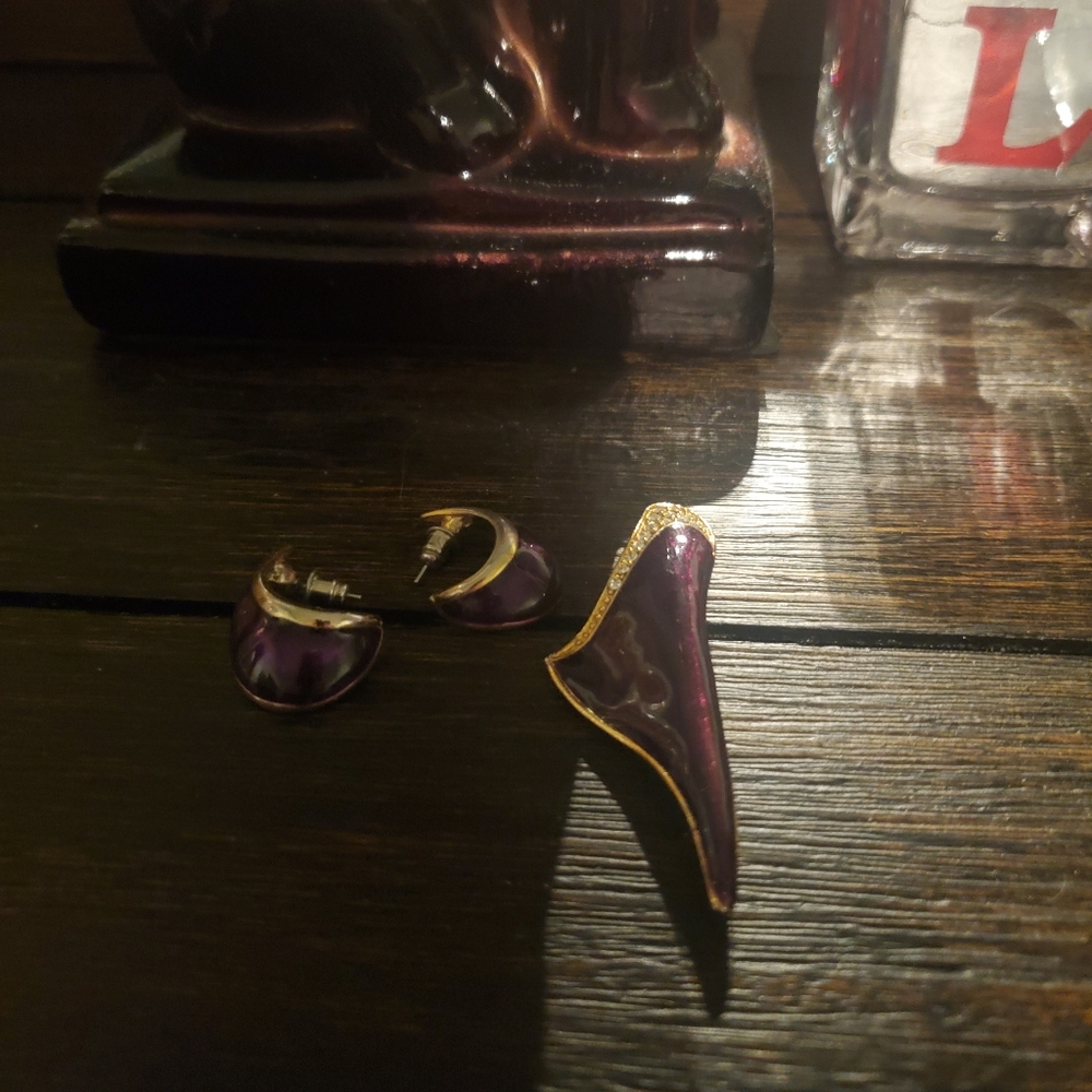 Purple Enamel Gold-Tone Brooch and Earrings Set